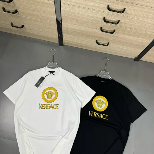 Cheap Versace T-Shirts Short Sleeved For Unisex #1402146 Replica Wholesale [$32.00 USD] [ITEM#1402146] on Replica Versace T-Shirts