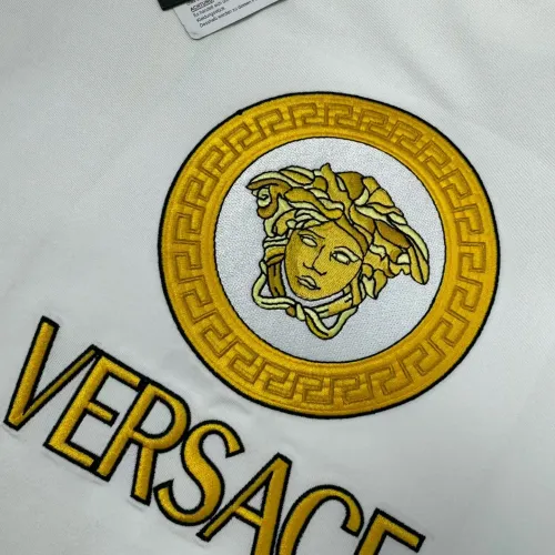 Cheap Versace T-Shirts Short Sleeved For Unisex #1402146 Replica Wholesale [$32.00 USD] [ITEM#1402146] on Replica Versace T-Shirts
