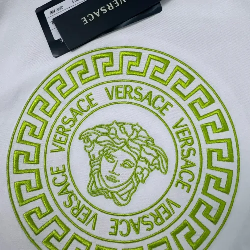 Cheap Versace T-Shirts Short Sleeved For Unisex #1402255 Replica Wholesale [$32.00 USD] [ITEM#1402255] on Replica Versace T-Shirts