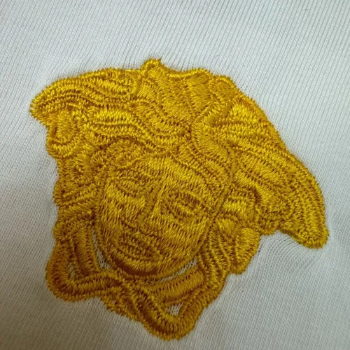 Cheap Versace T-Shirts Short Sleeved For Unisex #1402258 Replica Wholesale [$32.00 USD] [ITEM#1402258] on Replica Versace T-Shirts