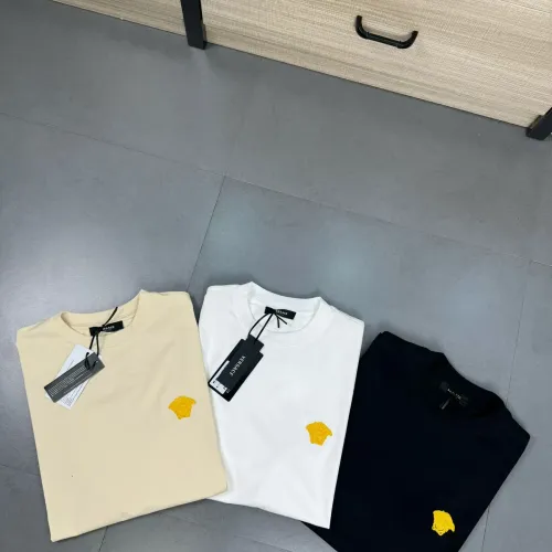 Cheap Versace T-Shirts Short Sleeved For Unisex #1402261 Replica Wholesale [$32.00 USD] [ITEM#1402261] on Replica Versace T-Shirts