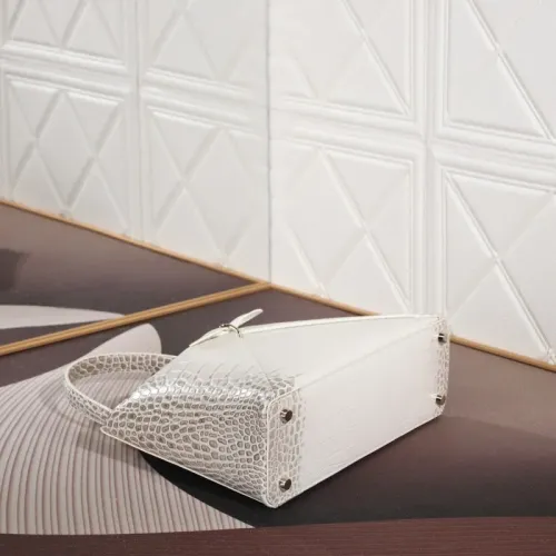 Cheap Christian Dior AAA Quality Handbags For Women #1404572 Replica Wholesale [$102.00 USD] [ITEM#1404572] on Replica Christian Dior AAA Quality Handbags