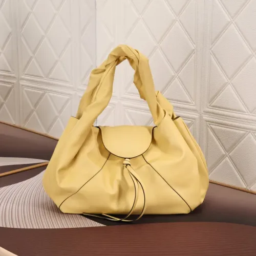 Fendi AAA Quality Handbags For Women #1404618