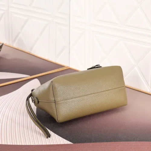 Cheap Fendi AAA Quality Handbags For Women #1404669 Replica Wholesale [$105.00 USD] [ITEM#1404669] on Replica Fendi AAA Quality Handbags