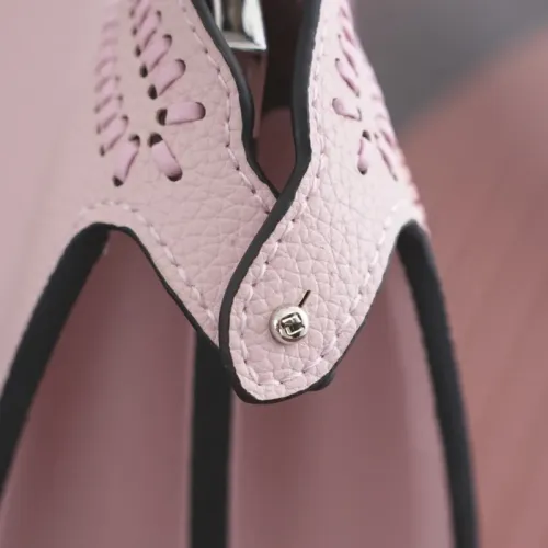 Cheap Fendi AAA Quality Messenger Bags For Women #1404727 Replica Wholesale [$125.00 USD] [ITEM#1404727] on Replica Fendi AAA Quality Messenger Bags