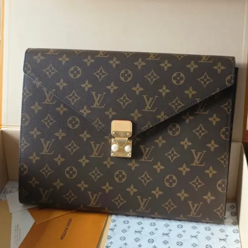 Louis Vuitton AAA Quality Daily Pouches #1404785