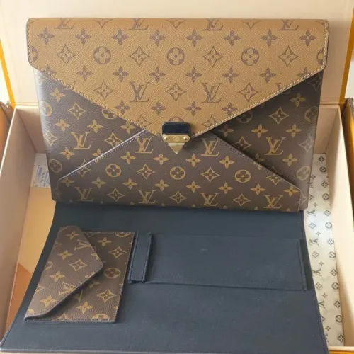 Cheap Louis Vuitton AAA Quality Daily Pouches #1404786 Replica Wholesale [$160.00 USD] [ITEM#1404786] on Replica Louis Vuitton AAA Quality Pouches