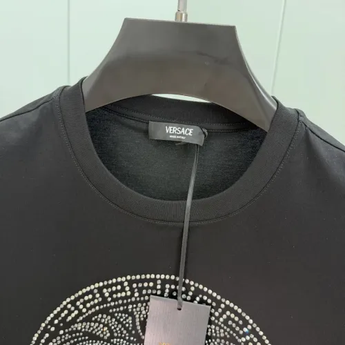 Cheap Versace T-Shirts Short Sleeved For Unisex #1405503 Replica Wholesale [$76.00 USD] [ITEM#1405503] on Replica Versace T-Shirts