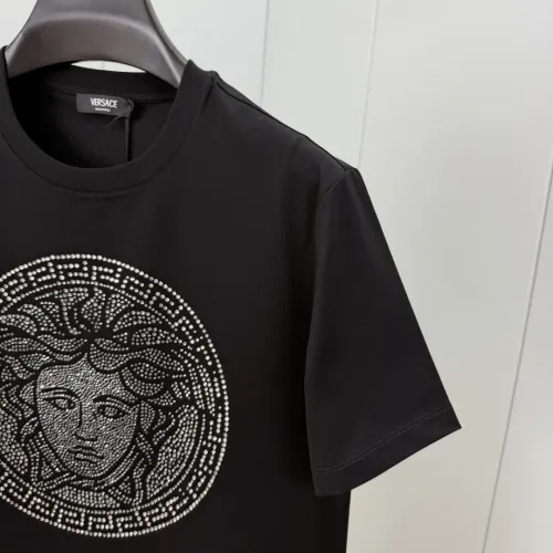 Cheap Versace T-Shirts Short Sleeved For Unisex #1405503 Replica Wholesale [$76.00 USD] [ITEM#1405503] on Replica Versace T-Shirts
