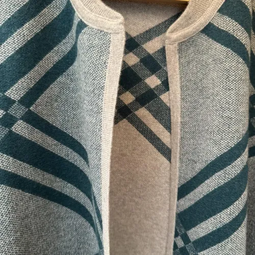 Cheap Burberry Poncho For Women #1405933 Replica Wholesale [$48.00 USD] [ITEM#1405933] on Replica Burberry Scarf