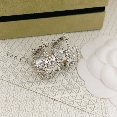 Cheap Van Cleef &amp; Arpels Earrings For Women #1406126 Replica Wholesale [$29.00 USD] [ITEM#1406126] on Replica Van Cleef &amp; Arpels Earrings
