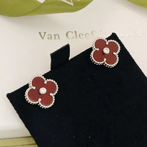 Cheap Van Cleef &amp; Arpels Earrings For Women #1406180 Replica Wholesale [$25.00 USD] [ITEM#1406180] on Replica Van Cleef &amp; Arpels Earrings