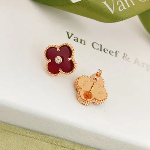 Cheap Van Cleef &amp; Arpels Earrings For Women #1406183 Replica Wholesale [$25.00 USD] [ITEM#1406183] on Replica Van Cleef &amp; Arpels Earrings