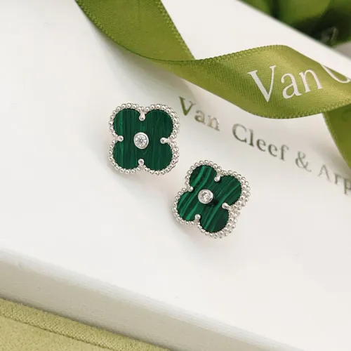 Cheap Van Cleef &amp; Arpels Earrings For Women #1406188 Replica Wholesale [$25.00 USD] [ITEM#1406188] on Replica Van Cleef &amp; Arpels Earrings