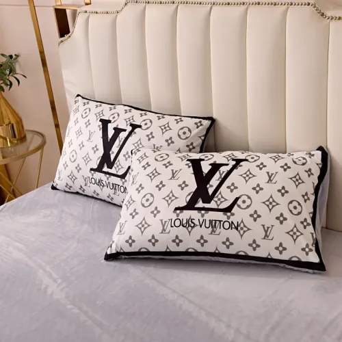 Cheap Louis Vuitton Bedding #1406504 Replica Wholesale [$85.00 USD] [ITEM#1406504] on Replica Louis Vuitton Bedding
