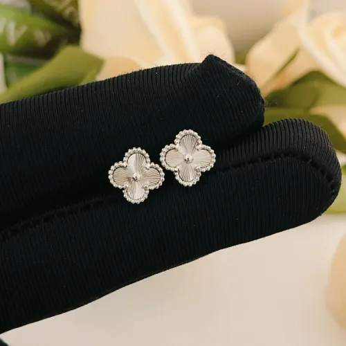 Cheap Van Cleef &amp; Arpels Earrings For Women #1406543 Replica Wholesale [$25.00 USD] [ITEM#1406543] on Replica Van Cleef &amp; Arpels Earrings