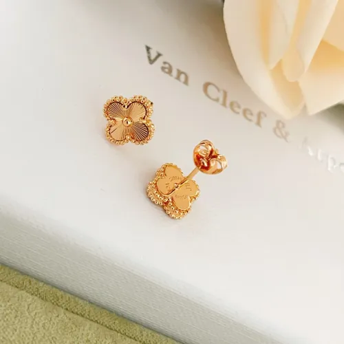 Cheap Van Cleef &amp; Arpels Earrings For Women #1406544 Replica Wholesale [$25.00 USD] [ITEM#1406544] on Replica Van Cleef &amp; Arpels Earrings