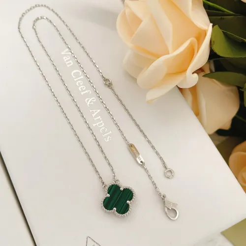 Cheap Van Cleef &amp; Arpels Necklaces For Women #1406552 Replica Wholesale [$25.00 USD] [ITEM#1406552] on Replica Van Cleef &amp; Arpels Necklaces