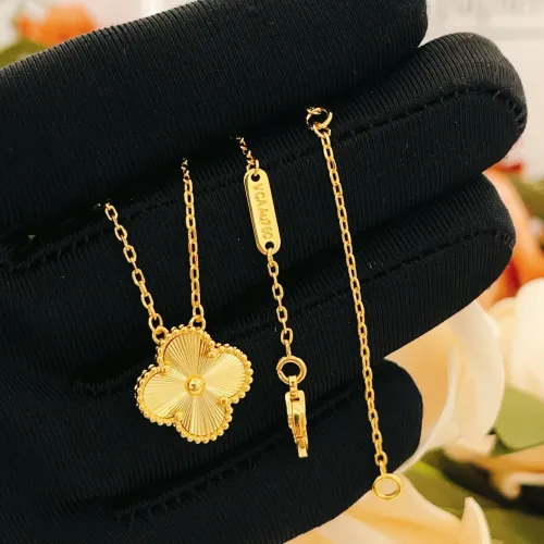 Cheap Van Cleef &amp; Arpels Necklaces For Women #1406559 Replica Wholesale [$25.00 USD] [ITEM#1406559] on Replica Van Cleef &amp; Arpels Necklaces