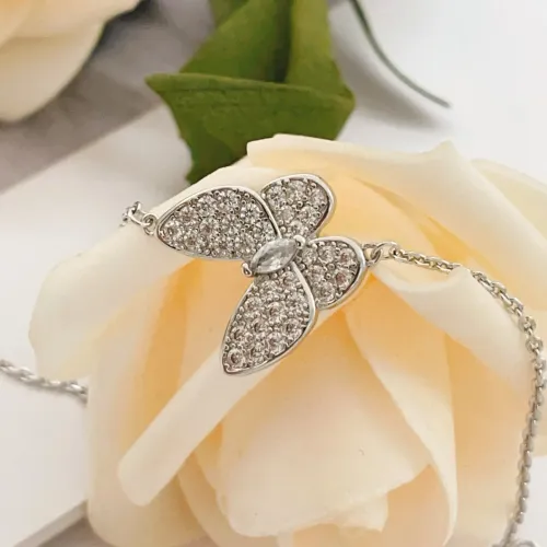Cheap Van Cleef &amp; Arpels Bracelets For Women #1406608 Replica Wholesale [$25.00 USD] [ITEM#1406608] on Replica Van Cleef &amp; Arpels Bracelets