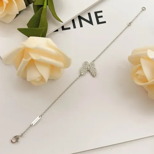 Cheap Van Cleef &amp; Arpels Bracelets For Women #1406608 Replica Wholesale [$25.00 USD] [ITEM#1406608] on Replica Van Cleef &amp; Arpels Bracelets