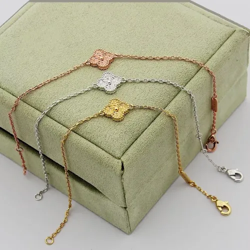 Cheap Van Cleef &amp; Arpels Bracelets For Women #1406616 Replica Wholesale [$23.00 USD] [ITEM#1406616] on Replica Van Cleef &amp; Arpels Bracelets