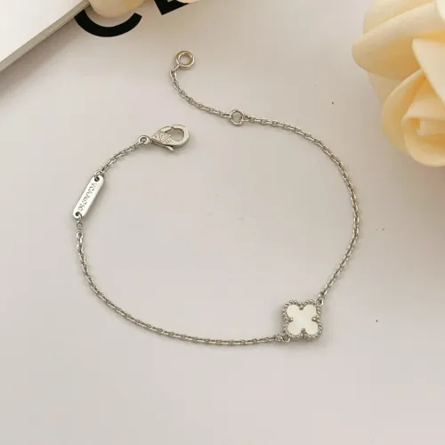 Cheap Van Cleef &amp; Arpels Bracelets For Women #1406618 Replica Wholesale [$25.00 USD] [ITEM#1406618] on Replica Van Cleef &amp; Arpels Bracelets