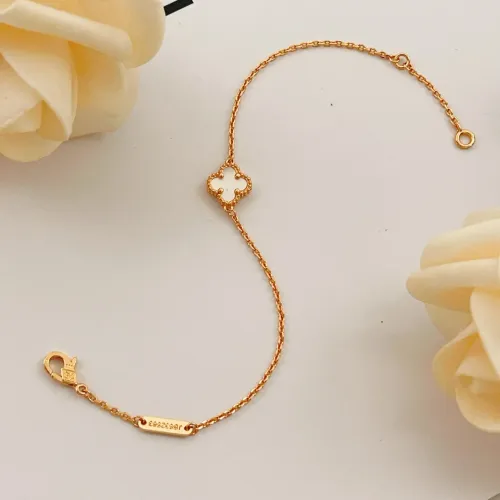 Cheap Van Cleef &amp; Arpels Bracelets For Women #1406619 Replica Wholesale [$25.00 USD] [ITEM#1406619] on Replica Van Cleef &amp; Arpels Bracelets