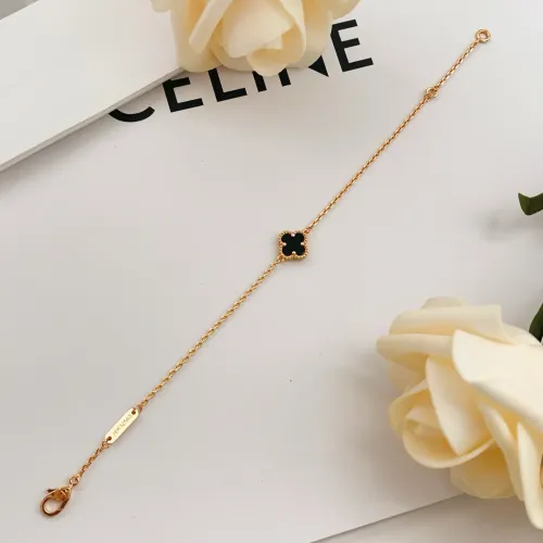 Cheap Van Cleef &amp; Arpels Bracelets For Women #1406622 Replica Wholesale [$25.00 USD] [ITEM#1406622] on Replica Van Cleef &amp; Arpels Bracelets