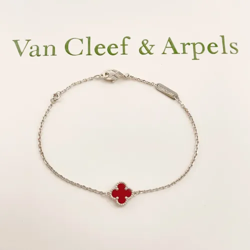 Cheap Van Cleef &amp; Arpels Bracelets For Women #1406626 Replica Wholesale [$25.00 USD] [ITEM#1406626] on Replica Van Cleef &amp; Arpels Bracelets