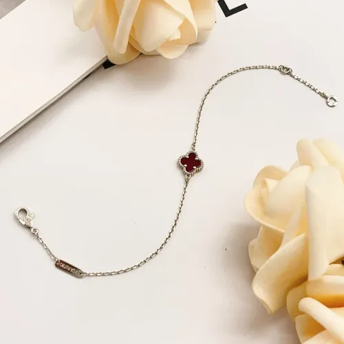 Cheap Van Cleef &amp; Arpels Bracelets For Women #1406626 Replica Wholesale [$25.00 USD] [ITEM#1406626] on Replica Van Cleef &amp; Arpels Bracelets