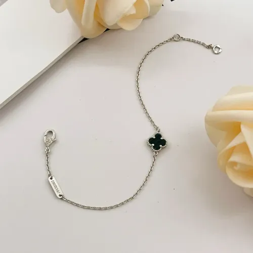 Cheap Van Cleef &amp; Arpels Bracelets For Women #1406629 Replica Wholesale [$25.00 USD] [ITEM#1406629] on Replica Van Cleef &amp; Arpels Bracelets