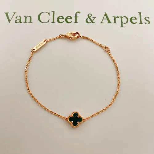 Cheap Van Cleef &amp; Arpels Bracelets For Women #1406630 Replica Wholesale [$25.00 USD] [ITEM#1406630] on Replica Van Cleef &amp; Arpels Bracelets