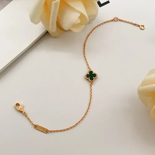 Cheap Van Cleef &amp; Arpels Bracelets For Women #1406630 Replica Wholesale [$25.00 USD] [ITEM#1406630] on Replica Van Cleef &amp; Arpels Bracelets