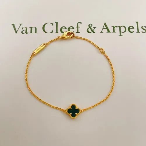 Cheap Van Cleef &amp; Arpels Bracelets For Women #1406631 Replica Wholesale [$25.00 USD] [ITEM#1406631] on Replica Van Cleef &amp; Arpels Bracelets