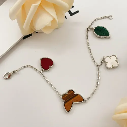 Cheap Van Cleef &amp; Arpels Bracelets For Women #1406632 Replica Wholesale [$34.00 USD] [ITEM#1406632] on Replica Van Cleef &amp; Arpels Bracelets