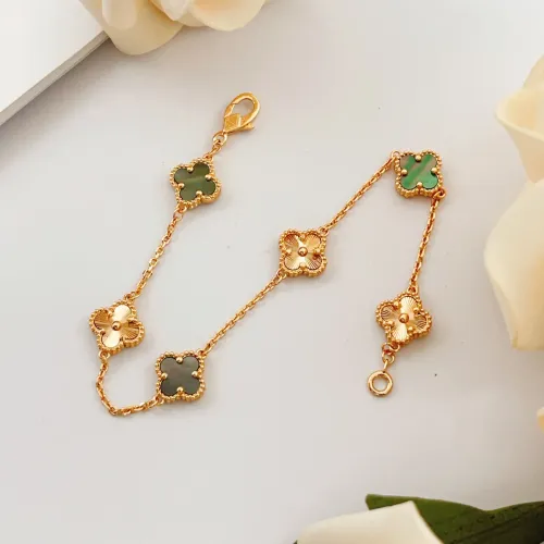 Cheap Van Cleef &amp; Arpels Bracelets For Women #1406636 Replica Wholesale [$34.00 USD] [ITEM#1406636] on Replica Van Cleef &amp; Arpels Bracelets
