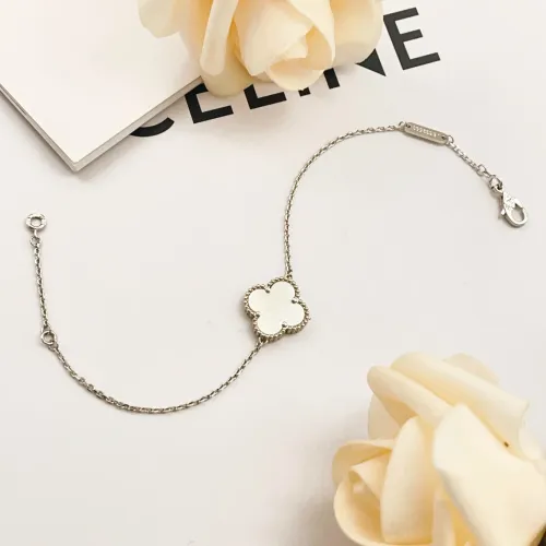 Cheap Van Cleef &amp; Arpels Bracelets For Women #1406638 Replica Wholesale [$25.00 USD] [ITEM#1406638] on Replica Van Cleef &amp; Arpels Bracelets