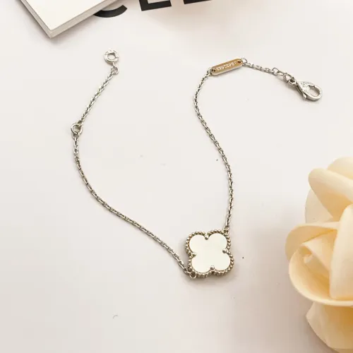 Cheap Van Cleef &amp; Arpels Bracelets For Women #1406638 Replica Wholesale [$25.00 USD] [ITEM#1406638] on Replica Van Cleef &amp; Arpels Bracelets
