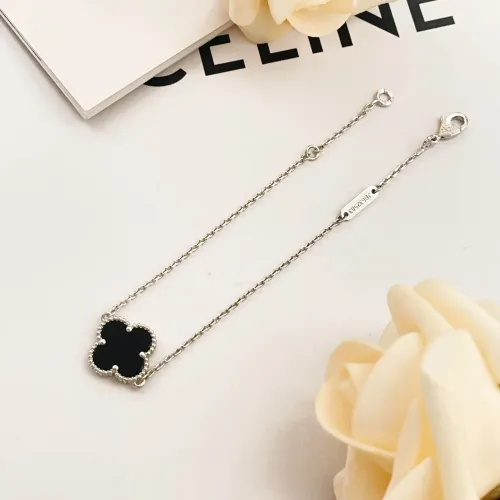 Cheap Van Cleef &amp; Arpels Bracelets For Women #1406641 Replica Wholesale [$25.00 USD] [ITEM#1406641] on Replica Van Cleef &amp; Arpels Bracelets