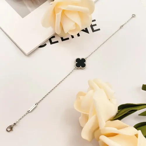 Cheap Van Cleef &amp; Arpels Bracelets For Women #1406641 Replica Wholesale [$25.00 USD] [ITEM#1406641] on Replica Van Cleef &amp; Arpels Bracelets