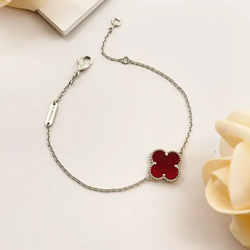 Cheap Van Cleef &amp; Arpels Bracelets For Women #1406644 Replica Wholesale [$25.00 USD] [ITEM#1406644] on Replica Van Cleef &amp; Arpels Bracelets