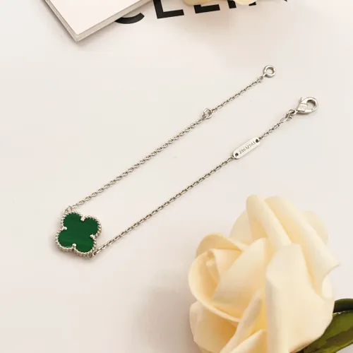 Cheap Van Cleef &amp; Arpels Bracelets For Women #1406647 Replica Wholesale [$25.00 USD] [ITEM#1406647] on Replica Van Cleef &amp; Arpels Bracelets