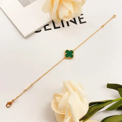 Cheap Van Cleef &amp; Arpels Bracelets For Women #1406648 Replica Wholesale [$25.00 USD] [ITEM#1406648] on Replica Van Cleef &amp; Arpels Bracelets