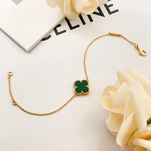 Cheap Van Cleef &amp; Arpels Bracelets For Women #1406648 Replica Wholesale [$25.00 USD] [ITEM#1406648] on Replica Van Cleef &amp; Arpels Bracelets