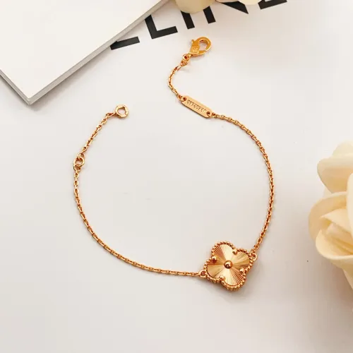 Cheap Van Cleef &amp; Arpels Bracelets For Women #1406653 Replica Wholesale [$25.00 USD] [ITEM#1406653] on Replica Van Cleef &amp; Arpels Bracelets