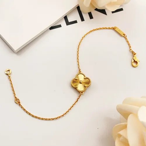 Cheap Van Cleef &amp; Arpels Bracelets For Women #1406654 Replica Wholesale [$25.00 USD] [ITEM#1406654] on Replica Van Cleef &amp; Arpels Bracelets