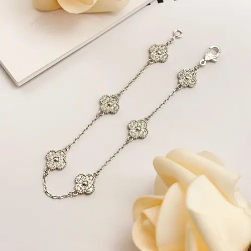 Cheap Van Cleef &amp; Arpels Bracelets For Women #1406658 Replica Wholesale [$34.00 USD] [ITEM#1406658] on Replica Van Cleef &amp; Arpels Bracelets