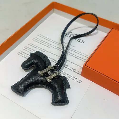 Cheap Hermes Key Holder And Bag Buckle #1406930 Replica Wholesale [$39.00 USD] [ITEM#1406930] on Replica Hermes Key Holder And Bag Buckle