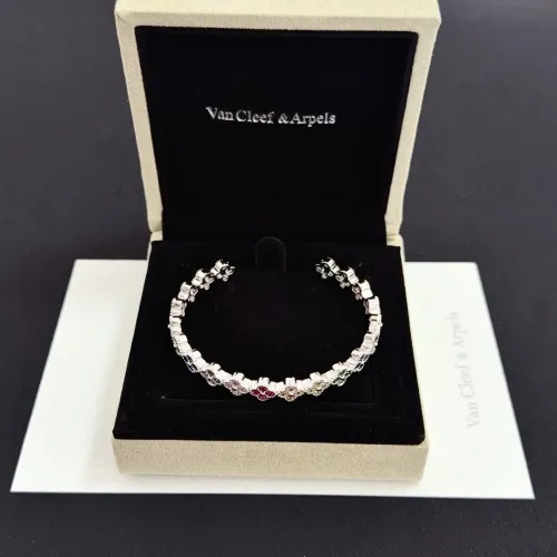 Cheap Van Cleef &amp; Arpels Bracelets For Women #1407097 Replica Wholesale [$48.00 USD] [ITEM#1407097] on Replica Van Cleef &amp; Arpels Bracelets